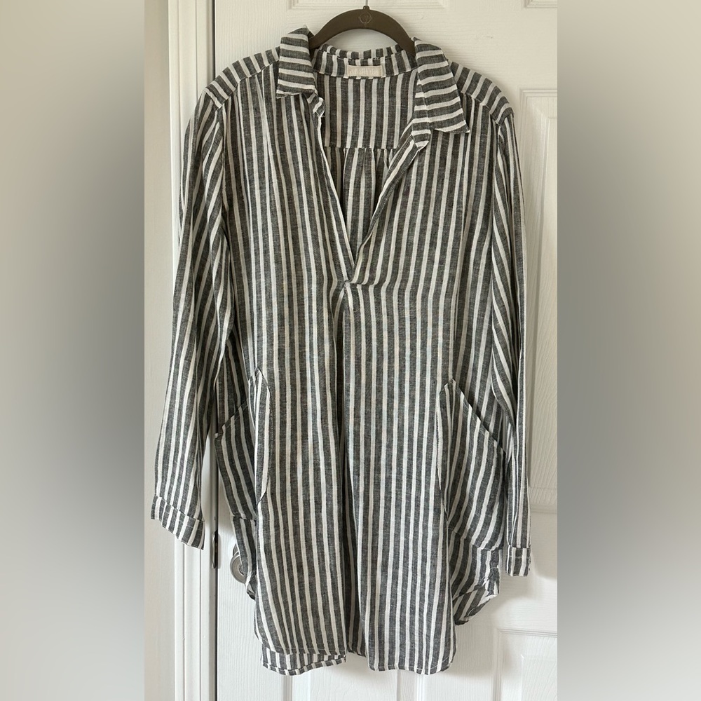 Gray and White linen tunic